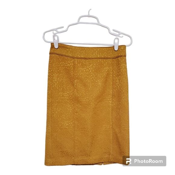 Banana Republic Women's 0 Embossed Gold Pencil Lined Knee Length Zip Up Skirt - Picture 1 of 6